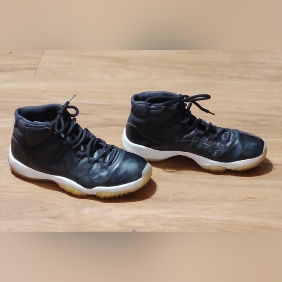Air Jordan 11 Retro High 72-10 Size 10.5us Used, No Box - Picture 2 of 8